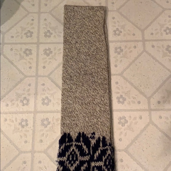 Cute navy blue fringe scarf 💙 - Picture 3 of 3